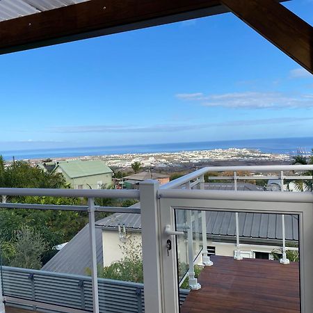 Location Saisonniere A Portee De Vue La Possession Exteriér fotografie